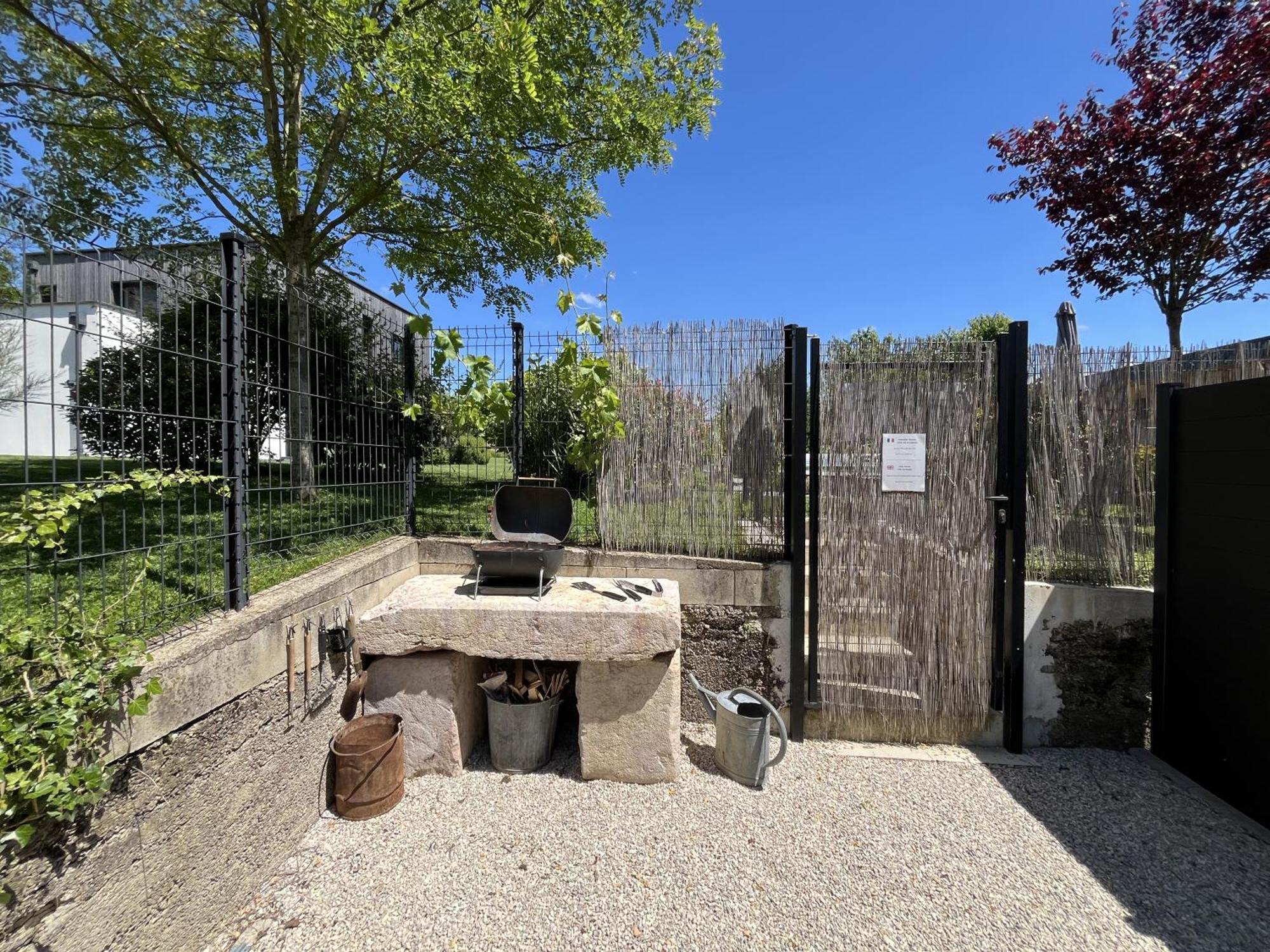 Appart-Hotel N 3 Avec Terrasse, Piscine, Petit-Dejeuner Et Parking Prive Chouzelot Zewnętrze zdjęcie